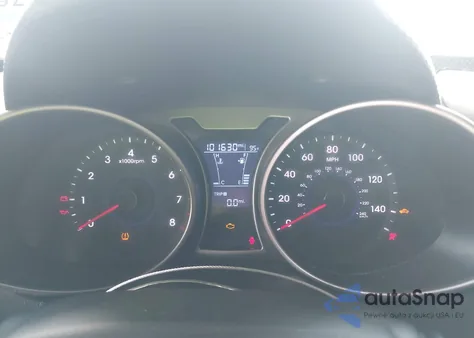 2016 Hyundai Veloster z USA, uszkodzony, nr VIN KMHTC6AD9GU304323